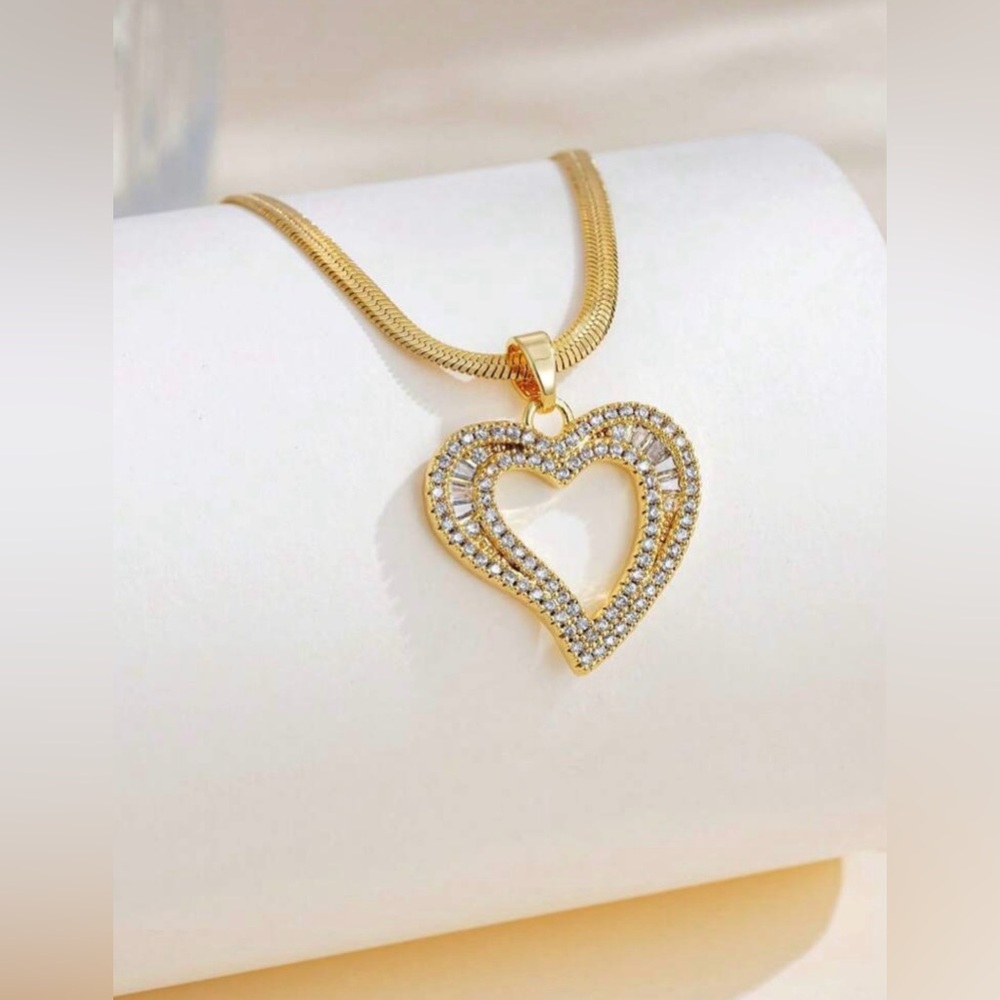 New Stainless Steel Flat Chain Necklace With Cubic Zirconia Hollow Heart.